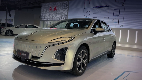 Jauns Hongqi E-QM5 sedans, kas ieradīsies 2021. gada pavasarī