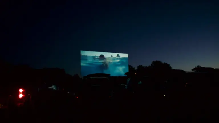 “… glāzi kino, lūdzu!”: Rēzeknē filmas rādīs bez maksas